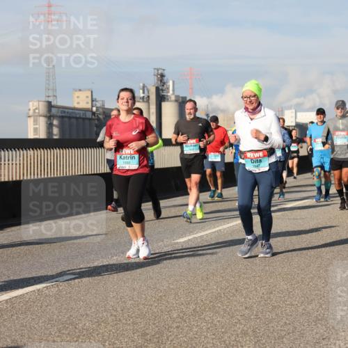 03.10.2025 - Köhlbrandbrückenlauf Lena Gebhardt http://msf.ph/oto/9082939 03.10.2025 10:04:43 Position 2 1592, 1847 meine-sportfotos.de