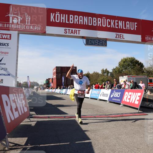 03.10.2025 - Köhlbrandbrückenlauf Lena Gebhardt http://msf.ph/oto/9082964 03.10.2025 13:49:27 Ziel 5736, 6102 meine-sportfotos.de