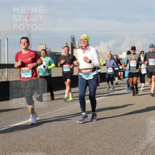03.10.2025 - Köhlbrandbrückenlauf Lena Gebhardt http://msf.ph/oto/9082973 03.10.2025 10:04:44 Position 2 1592, 1847 meine-sportfotos.de