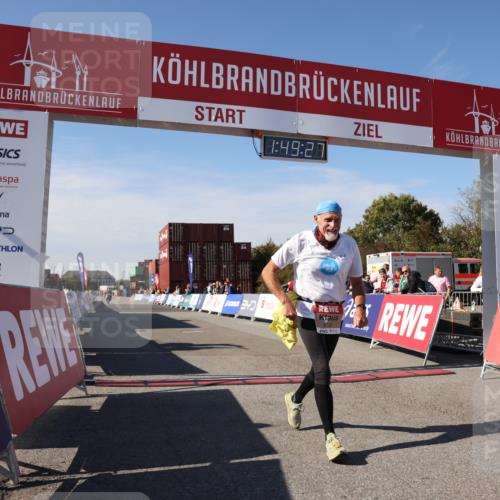 03.10.2025 - Köhlbrandbrückenlauf Lena Gebhardt http://msf.ph/oto/9082987 03.10.2025 13:49:27 Ziel 5736, 6102 meine-sportfotos.de