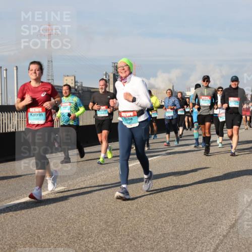 03.10.2025 - Köhlbrandbrückenlauf Lena Gebhardt http://msf.ph/oto/9082992 03.10.2025 10:04:44 Position 2 1592, 47 meine-sportfotos.de