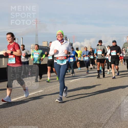 03.10.2025 - Köhlbrandbrückenlauf Lena Gebhardt http://msf.ph/oto/9083004 03.10.2025 10:04:45 Position 2 1592, 1847 meine-sportfotos.de