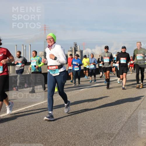 03.10.2025 - Köhlbrandbrückenlauf Lena Gebhardt http://msf.ph/oto/9083014 03.10.2025 10:04:45 Position 2 1592, 47 meine-sportfotos.de