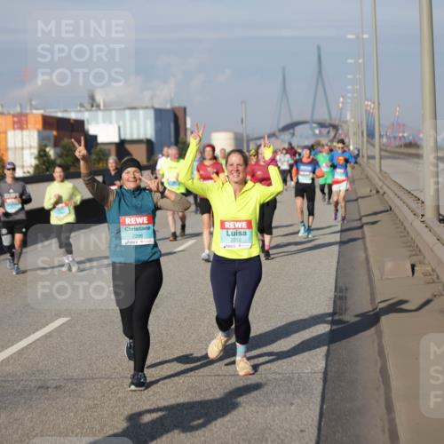 03.10.2025 - Köhlbrandbrückenlauf Jannik Wohlers http://msf.ph/oto/9083056 03.10.2025 10:05:56 Position 3 2296, 2213 meine-sportfotos.de