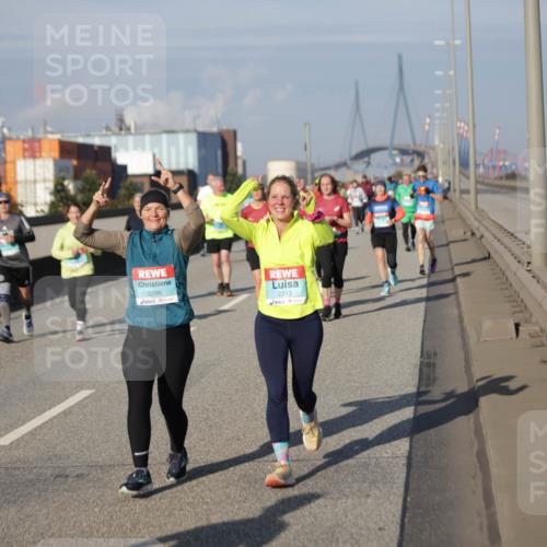 03.10.2025 - Köhlbrandbrückenlauf Jannik Wohlers http://msf.ph/oto/9083070 03.10.2025 10:05:56 Position 3 2296, 2213 meine-sportfotos.de