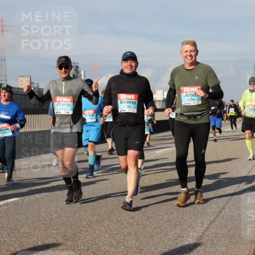 03.10.2025 - Köhlbrandbrückenlauf Lena Gebhardt http://msf.ph/oto/9083076 03.10.2025 10:04:46 Position 2 2925, 2783, 2782, 2784 meine-sportfotos.de