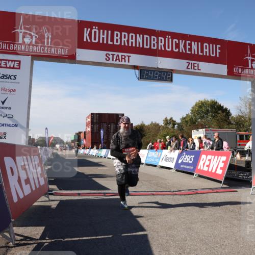 03.10.2025 - Köhlbrandbrückenlauf Lena Gebhardt http://msf.ph/oto/9083133 03.10.2025 13:49:43 Ziel 6123 meine-sportfotos.de