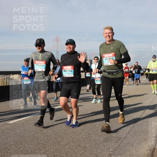 03.10.2025 - Köhlbrandbrückenlauf Lena Gebhardt http://msf.ph/oto/9083152 03.10.2025 10:04:47 Position 2 2783, 2782, 278 meine-sportfotos.de