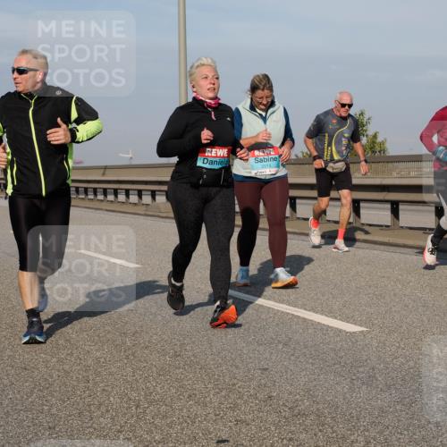 03.10.2025 - Köhlbrandbrückenlauf Fabian Wolf http://msf.ph/oto/9083160 03.10.2025 10:18:59 Position 3 2515, 3284 meine-sportfotos.de