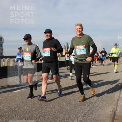 03.10.2025 - Köhlbrandbrückenlauf Lena Gebhardt http://msf.ph/oto/9083167 03.10.2025 10:04:47 Position 2 2783, 2782, 2784 meine-sportfotos.de