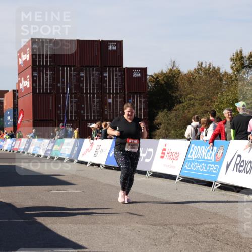 03.10.2025 - Köhlbrandbrückenlauf Lena Gebhardt http://msf.ph/oto/9083182 03.10.2025 13:49:50 Ziel 5316, 6123 meine-sportfotos.de