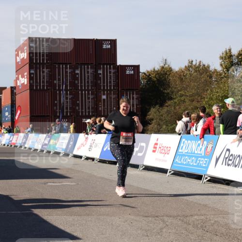 03.10.2025 - Köhlbrandbrückenlauf Lena Gebhardt http://msf.ph/oto/9083194 03.10.2025 13:49:50 Ziel 5316, 6123 meine-sportfotos.de