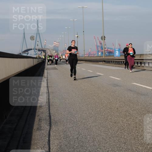 03.10.2025 - Köhlbrandbrückenlauf Fabian Wolf http://msf.ph/oto/9083225 03.10.2025 10:19:03 Position 3  meine-sportfotos.de