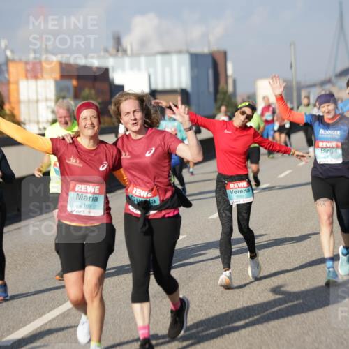03.10.2025 - Köhlbrandbrückenlauf Jannik Wohlers http://msf.ph/oto/9083227 03.10.2025 10:06:00 Position 3 2103, 2169, 3597, 2970 meine-sportfotos.de