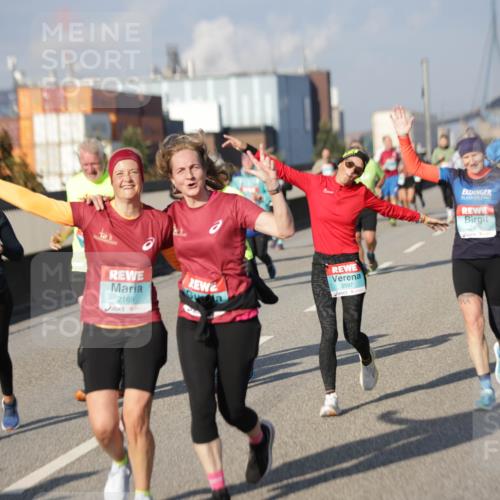 03.10.2025 - Köhlbrandbrückenlauf Jannik Wohlers http://msf.ph/oto/9083232 03.10.2025 10:06:00 Position 3 2103, 2169, 3597 meine-sportfotos.de