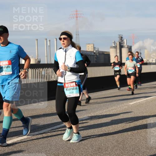 03.10.2025 - Köhlbrandbrückenlauf Lena Gebhardt http://msf.ph/oto/9083233 03.10.2025 10:04:49 Position 2 2774, 3703, 00, 3232 meine-sportfotos.de