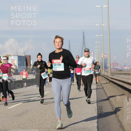 03.10.2025 - Köhlbrandbrückenlauf Jannik Wohlers http://msf.ph/oto/9083247 03.10.2025 09:55:40 Position 3 3711 meine-sportfotos.de
