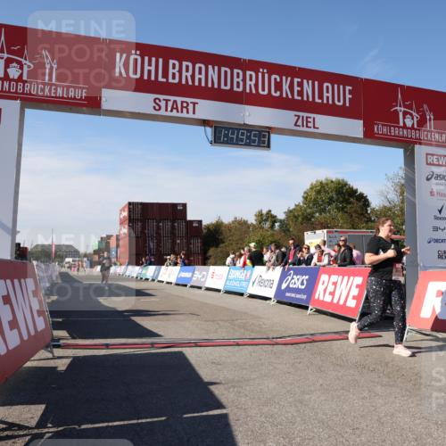 03.10.2025 - Köhlbrandbrückenlauf Lena Gebhardt http://msf.ph/oto/9083248 03.10.2025 13:49:53 Ziel 5316, 5364 meine-sportfotos.de