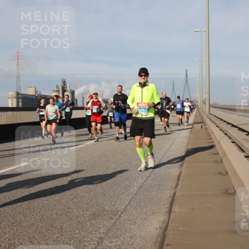 03.10.2025 - Köhlbrandbrückenlauf Lena Gebhardt http://msf.ph/oto/9083265 03.10.2025 10:04:49 Position 2 1904 meine-sportfotos.de