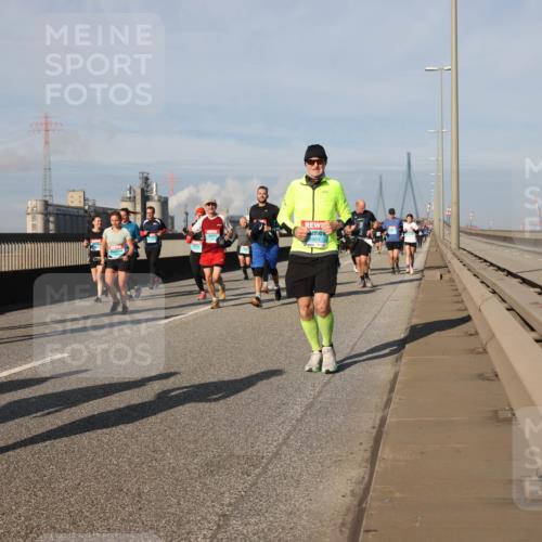 03.10.2025 - Köhlbrandbrückenlauf Lena Gebhardt http://msf.ph/oto/9083275 03.10.2025 10:04:49 Position 2  meine-sportfotos.de