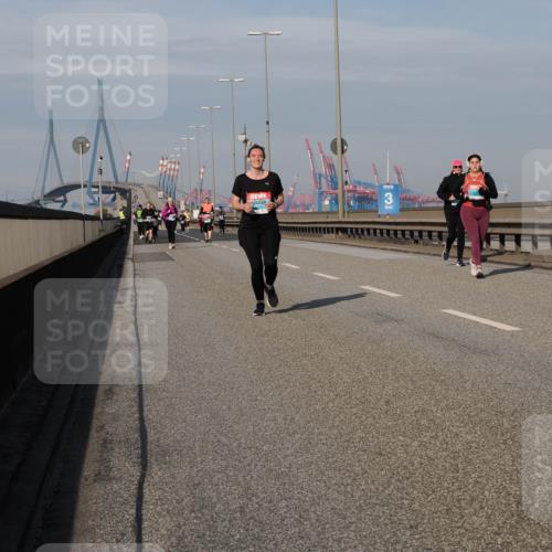 03.10.2025 - Köhlbrandbrückenlauf Fabian Wolf http://msf.ph/oto/9083277 03.10.2025 10:19:04 Position 3 3 meine-sportfotos.de