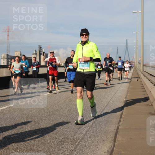 03.10.2025 - Köhlbrandbrückenlauf Lena Gebhardt http://msf.ph/oto/9083293 03.10.2025 10:04:50 Position 2 1904 meine-sportfotos.de