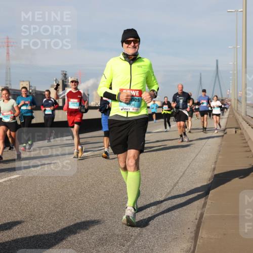 03.10.2025 - Köhlbrandbrückenlauf Lena Gebhardt http://msf.ph/oto/9083297 03.10.2025 10:04:50 Position 2 1904 meine-sportfotos.de