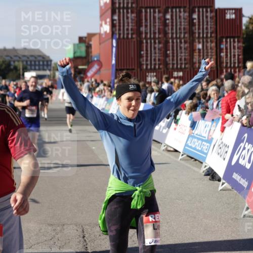 03.10.2025 - Köhlbrandbrückenlauf Jannik Wohlers http://msf.ph/oto/9083307 03.10.2025 13:18:23 Ziel 4280, 4341, 4560, 4581, 4600, 4760, 4819, 4882, 5192, 5379, 5440, 5691, 5722, 5816, 6001 meine-sportfotos.de