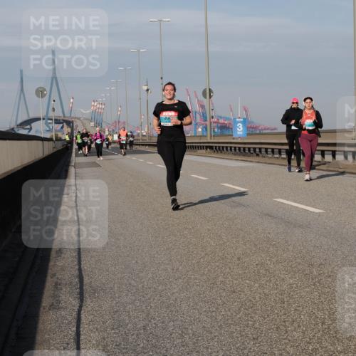 03.10.2025 - Köhlbrandbrückenlauf Fabian Wolf http://msf.ph/oto/9083310 03.10.2025 10:19:05 Position 3  meine-sportfotos.de