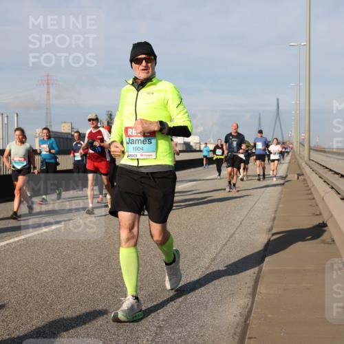 03.10.2025 - Köhlbrandbrückenlauf Lena Gebhardt http://msf.ph/oto/9083318 03.10.2025 10:04:51 Position 2 1904 meine-sportfotos.de