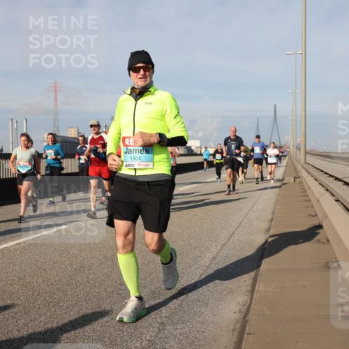 03.10.2025 - Köhlbrandbrückenlauf Lena Gebhardt http://msf.ph/oto/9083323 03.10.2025 10:04:51 Position 2 1904 meine-sportfotos.de