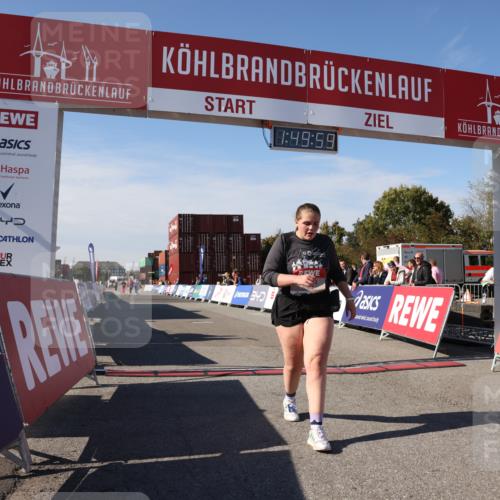 03.10.2025 - Köhlbrandbrückenlauf Lena Gebhardt http://msf.ph/oto/9083324 03.10.2025 13:50:00 Ziel 5316, 5364 meine-sportfotos.de