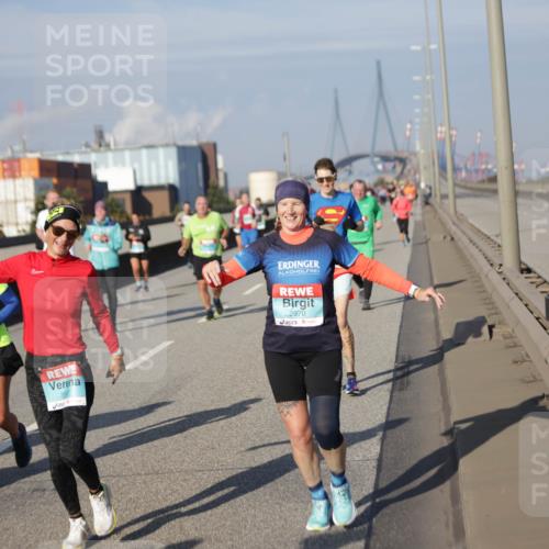 03.10.2025 - Köhlbrandbrückenlauf Jannik Wohlers http://msf.ph/oto/9083345 03.10.2025 10:06:03 Position 3 2970 meine-sportfotos.de