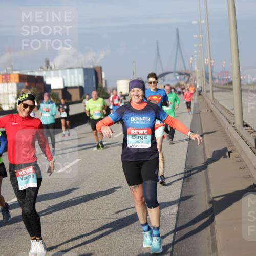 03.10.2025 - Köhlbrandbrückenlauf Jannik Wohlers http://msf.ph/oto/9083351 03.10.2025 10:06:03 Position 3 2742, 2970 meine-sportfotos.de
