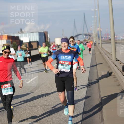 03.10.2025 - Köhlbrandbrückenlauf Jannik Wohlers http://msf.ph/oto/9083364 03.10.2025 10:06:03 Position 3 3597, 2970 meine-sportfotos.de