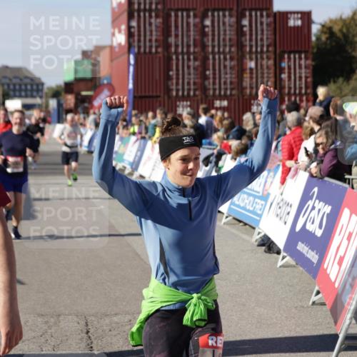 03.10.2025 - Köhlbrandbrückenlauf Jannik Wohlers http://msf.ph/oto/9083365 03.10.2025 13:18:23 Ziel 4280, 4341, 4560, 4581, 4600, 4760, 4819, 4882, 5192, 5379, 5440, 5691, 5722, 5816, 6001 meine-sportfotos.de