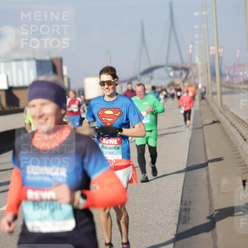 03.10.2025 - Köhlbrandbrückenlauf Jannik Wohlers http://msf.ph/oto/9083377 03.10.2025 10:06:04 Position 3 1709 meine-sportfotos.de