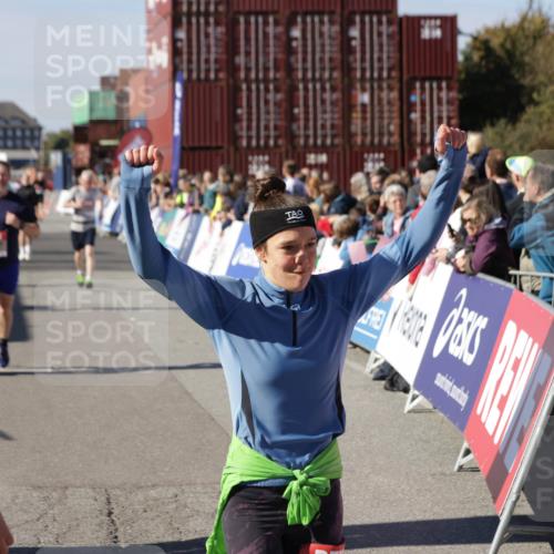 03.10.2025 - Köhlbrandbrückenlauf Jannik Wohlers http://msf.ph/oto/9083396 03.10.2025 13:18:23 Ziel 4280, 4341, 4560, 4581, 4600, 4760, 4819, 4882, 5192, 5379, 5440, 5691, 5722, 5816, 6001 meine-sportfotos.de