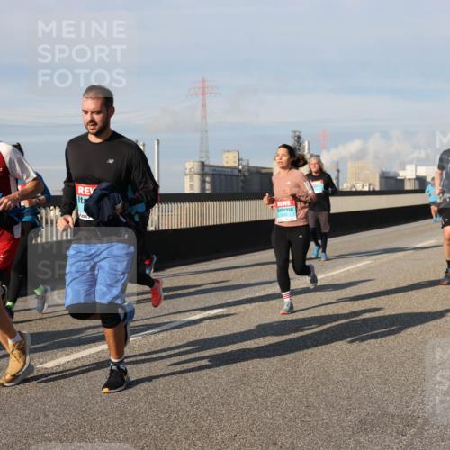03.10.2025 - Köhlbrandbrückenlauf Lena Gebhardt http://msf.ph/oto/9083400 03.10.2025 10:04:52 Position 2  meine-sportfotos.de
