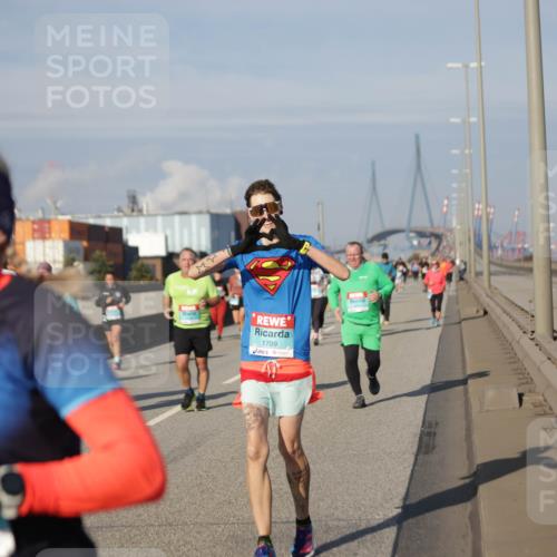 03.10.2025 - Köhlbrandbrückenlauf Jannik Wohlers http://msf.ph/oto/9083403 03.10.2025 10:06:04 Position 3 1709 meine-sportfotos.de