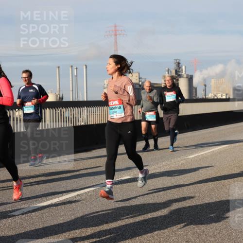 03.10.2025 - Köhlbrandbrückenlauf Lena Gebhardt http://msf.ph/oto/9083421 03.10.2025 10:04:53 Position 2 3199, 2240 meine-sportfotos.de