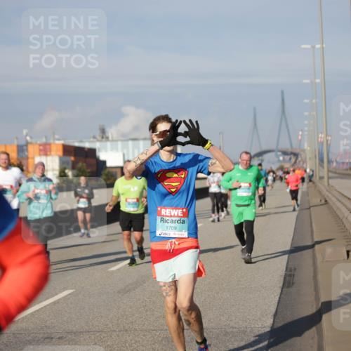 03.10.2025 - Köhlbrandbrückenlauf Jannik Wohlers http://msf.ph/oto/9083427 03.10.2025 10:06:05 Position 3 1709 meine-sportfotos.de
