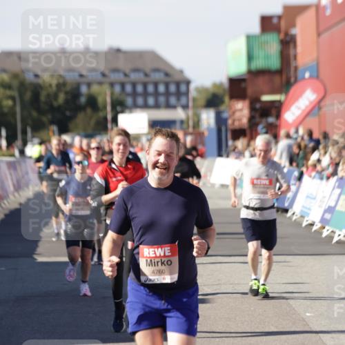 03.10.2025 - Köhlbrandbrückenlauf Jannik Wohlers http://msf.ph/oto/9083428 03.10.2025 13:18:24 Ziel 4154, 4280, 4341, 4560, 4581, 4600, 4760, 4819, 4882, 5192, 5379, 5440, 5691, 5722, 5816, 6001 meine-sportfotos.de