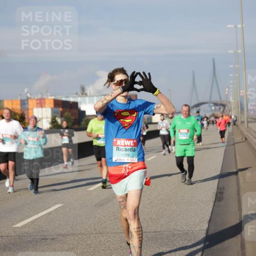 03.10.2025 - Köhlbrandbrückenlauf Jannik Wohlers http://msf.ph/oto/9083437 03.10.2025 10:06:05 Position 3 1709 meine-sportfotos.de