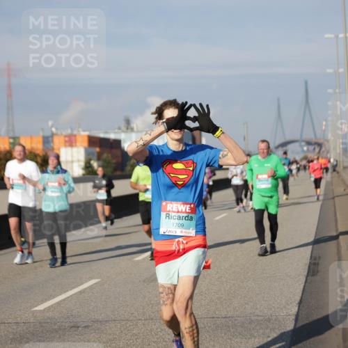 03.10.2025 - Köhlbrandbrückenlauf Jannik Wohlers http://msf.ph/oto/9083444 03.10.2025 10:06:05 Position 3 1709 meine-sportfotos.de