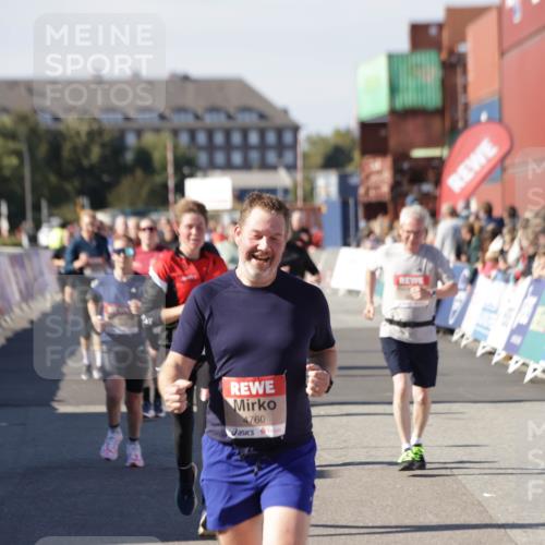 03.10.2025 - Köhlbrandbrückenlauf Jannik Wohlers http://msf.ph/oto/9083446 03.10.2025 13:18:24 Ziel 4154, 4280, 4341, 4560, 4581, 4600, 4760, 4819, 4882, 5192, 5379, 5440, 5691, 5722, 5816, 6001 meine-sportfotos.de
