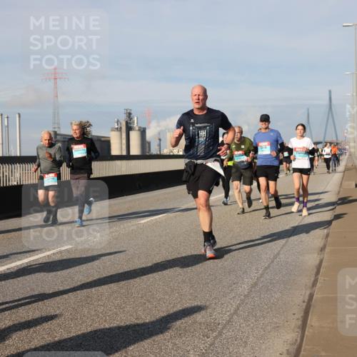 03.10.2025 - Köhlbrandbrückenlauf Lena Gebhardt http://msf.ph/oto/9083461 03.10.2025 10:04:54 Position 2  meine-sportfotos.de
