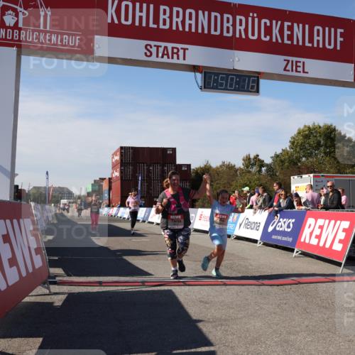 03.10.2025 - Köhlbrandbrückenlauf Lena Gebhardt http://msf.ph/oto/9083467 03.10.2025 13:50:16 Ziel 5225, 5547, 5611, 5612 meine-sportfotos.de
