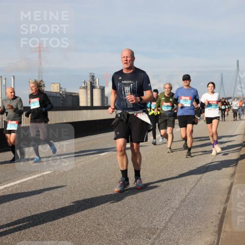 03.10.2025 - Köhlbrandbrückenlauf Lena Gebhardt http://msf.ph/oto/9083469 03.10.2025 10:04:54 Position 2  meine-sportfotos.de