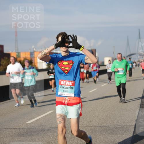 03.10.2025 - Köhlbrandbrückenlauf Jannik Wohlers http://msf.ph/oto/9083475 03.10.2025 10:06:05 Position 3 1709 meine-sportfotos.de